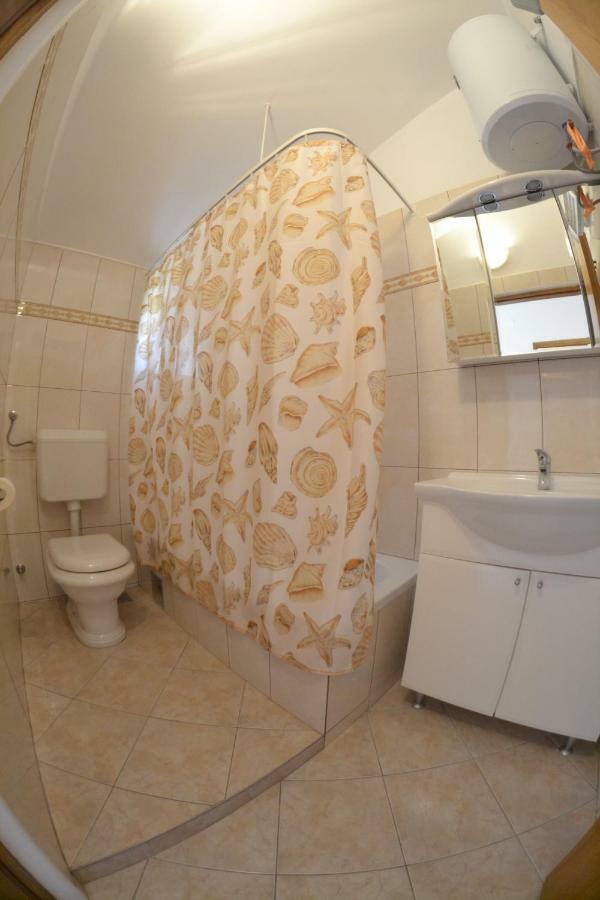 Apartman Jadranka Palit エクステリア 写真